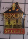 3517 Pin's Pins / Beau Et Rare / VILLES / SAINT CERE Mais Pas Collé ! - Steden