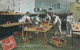 DE 4 - INFANTERIE - INTERIEUR D' UNE CUISINE - DECOUPE DE LA VIANDE  - EDIT. CHOCOLAT LOUIT -CARTE COULEURS - 2 SCANS - Caserme