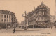 FI 27 -(59) ROUBAIX -  GRAND PLACE ET RUE DE LA GARE  - ANIMATION - RESTAURANT DE L' UNIVERS - TRAMWAYS - Roubaix