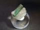 Emeraude - Emerald On Quartz ( 2 X 2.5 X 1.8 Cm ) Santa Terezinha De Goiás -Santa Terezinha De Goiás Distr. Goiás Brazil - Mineralien