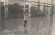 IN 27 -(75) PARIS  - CRUE DE LA SEINE - GARCON BOUCHER CHAUSSE DE BOTTES D'EGOUTIER ALLANT LIVRER LA VIANDE - 2 SCANS - Paris Flood, 1910
