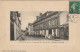 JA 19 -(78) HOUDAN - PERSPECTIVE DE LA RUE DE PARIS - MAISONS NORMANDES - BOUCHERS SUR LE PAS DE PORTE - 2 SCANS - Houdan