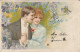 KO 3 - CARTE GAUFREE FANTAISIE - COUPLE AMOUREUX ENTOURE DE PERVENCHES ET MYOSOTIS - 2 SCANS - Mujeres