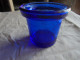 Delcampe - Vintage - Petit Pot En Verre Bleu - Verre & Cristal