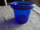 Delcampe - Vintage - Petit Pot En Verre Bleu - Glas & Kristal