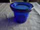 Delcampe - Vintage - Petit Pot En Verre Bleu - Glas & Kristal