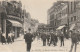 KO 5 -(80) AMIENS - LA RUE DE LA REPUBLIQUE - AMIENOIS - COMMERCES , CAFE - 2 SCANS - Amiens