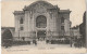 KO 8 -(81) CASTRES - LE THEATRE - CYCLISTES , ENFANT AU CERCEAU - 2 SCANS  - Castres