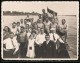 Fotografie Freiwasser-Schwimmer In Badehosen Und Schwimmkappen Auf Einem Boot 1933  - Sport