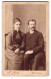 Fotografie F. Linck, Winterthur, Gut Bürgerliches Ehepaar Sittsam Auf Einem Stuhl Sitzend  - Personnes Anonymes