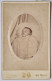 PHOTOGRAPHIE - ENFANT - POST MORTEM - FIN XIX° - PHOTOGRAPHE : P. COUTURIER - LE MANS (SARTHE) - Anonyme Personen