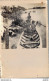 VIET NAM TONKIN INDOCHINE CARTE PHOTO NON IDENTIFIEE UNE FEMME ET TROIS ENFANTS SUR UNE BARQUE - To Identify