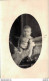 CARTE PHOTO NON IDENTIFIEE REPRESENTANT UN BEBE DANS UN MEDAILLON - To Identify