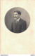 CARTE PHOTO NON IDENTIFIEE REPRESENTANT UN HOMME DANS UN MEDAILLON JOLIE MOUSTACHE EN GUIDON DE VELO - A Identifier