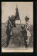 AK Le Général Francais Gouraud, Heerführer Küsst Die Fahne  - Weltkrieg 1914-18