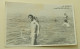 Girls And A Guy At Sea - Personnes Anonymes
