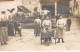 Agriculture - N°90730 - La Cour D'une Ferme, Femme Transportant Des Pots De Lait ... - Carte Photo - Boerderijen