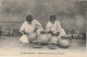 NE 18 -  MADAGASCAR  - BETSILEOS , FABRICANTS DE POTERIE  - 2 SCANS - Madagaskar