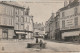 SO 20 -(55) SEZANNE - FONTAINE DE LA PLACE DE LA REPUBLIQUE - COMMERCES : QUINCAILLERIE , CHAUSSEUR ...- 2 SCANS - Sonstige & Ohne Zuordnung