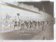 92 - CLICHY - PLAQUE DE VERRE Ancienne (1943) - Stade, Gymnastique, Sport, Défilé équipe "L'AVANT-GARDE DE HOUILLES" - Clichy