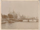 UR 4-(75) RUE DES NATIONS - BATEAUX MOUCHES  - EXPOSITION UNIVERSELLE  PARIS 1900 - PHOTO SUR SUPPORT CARTONNE - Places