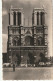 UR 6-(75) PARIS - CATHEDRALE NOTRE DAME - AUTOCARS , VISITEURS - 2 SCANS - Kirchen