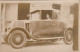 UR 16- CARTE PHOTO FEMME CONDUISANT UNE AUTOMOBILE RENAULT TYPE MT (1923/1925) - 2 SCANS - Toerisme