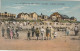 VE 4-(85) SAINT GILLES SUR VIE - LA PLAGE - LE CASINO ET LES CHALETS - ANIMATION - CARTE COLORISEE  - 2 SCANS - Saint Gilles Croix De Vie