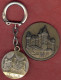 ** PORTE - CLEFS  SAUMUR  +  MEDAILLE ** - Key-rings