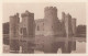 D44. Vintage Postcard. Bodiam Castle And Moat. Sussex. - Sonstige & Ohne Zuordnung