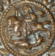 Belle Applique Ou Coupelle Du XVIIIe En Bronze Poinçonné à Déterminer "Saint Georges Terrassant Le Dragon" S. George - Brons