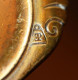 Belle Applique Ou Coupelle Du XVIIIe En Bronze Poinçonné à Déterminer "Saint Georges Terrassant Le Dragon" S. George - Bronces