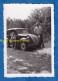 Photo Ancienne Snapshot - Belle Automobile SIMCA Ou FIAT - Père & Son Fils - Auto Famille Carosserie Homme Garçon - Automobile