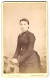 Photo R. I. Houlson, Abergavenny, Junge Schöne Dame Im Schwarzen Taillierten Kleid Mit Ansteckblume  - Anonymous Persons