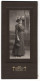 Fotografie A. Miehler, Traunstein, Junge Dame Im Taillierten Kleid Mit Handtasche Und Floral Verziertem Hut  - Anonyme Personen