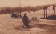 Overveen: OLDTIMER AUTO / CAR CABRIOLET 1910-1920, FIETSTER / BICYCLISTE - Op De Nieuwen Zeeweg - (Holland) - Passenger Cars