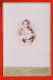 09836 / ⭐ VERSAILLES 78-Yvelines Photographie CDV 1890s ◉ Bébé Fillette Peau Fourrure ◉ GEORGES 18 Rue De La PAROISSE - Anonieme Personen