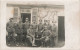 MILITARIA - Militaires - Soldats - Hommes - Chien - Chaise - Maison - Carte Postale Ancienne - Other & Unclassified