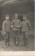 MILITARIA - Soldats - Militaires - Trois Hommes En Uniforme - Lampe - Carte Postale Ancienne - Other & Unclassified