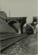 Amiens - Locomotive De Passage Au Pont - Photo "La Vie Du Rail" 12 X 8 Cm. - Trenes
