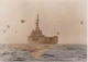 PHOTO PRESSE LE PORTE HELICOPTERE JEANNE D'ARC QUITTE BREST UNIVERSAL PHOTO NOVEMBRE 1964 FORMAT 18 X 13 CMS - Schiffe