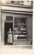 A Identifier - N°90110 - Femme Sur Le Pas De Porte D'une épicerie, Produits De Bretagne - Commerce - Carte Photo - A Identifier