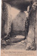 YO Nw-(56) INTERIEUR DU DOLMEN DES MARCHANDS A LOCMARIAQUER  - LES PILIERS SOUTENANT LA GRANDE TABLE - Locmariaquer