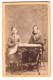 Fotografie H. J. Wittmack, Itzehoe, Gr. Paschburg 77, Portrait Grossmutter Mit Ihrer Enkeltochter Im Atelier  - Anonymous Persons