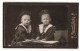 Fotografie Conrad Lucke, Weissenfels A. S., Friedrichstr. 4, Portrait Zwei Freche Blonde Buben In Matrosenanzügen  - Personnes Anonymes