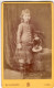 Photo CDV D'une Jeune Fille élégante Posant Dans Un Studio Photo A Lyon - Antiche (ante 1900)