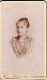 Photo CDV D'une Jeune  Fille élégante Posant Dans Un Studio Photo A Clermont-Ferrand En 1890 - Old (before 1900)