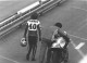 GRAND PRIX DE FRANCE MOTO LE MANS 1976 PILOTE  PAT HENNEN PHOTO DE PRESSE  17X12CM - Sports