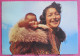 Etats-Unis - Baby Sitting - Alaskan Eskimo Mothers Carry Their Young On Their Backs Indise A Warm Parka - R/verso - Sonstige & Ohne Zuordnung