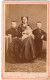 Photo CDV D'une Femme élégante Avec Ces Trois Enfants Posant Dans Un Studio Photo A PARIS - Old (before 1900)